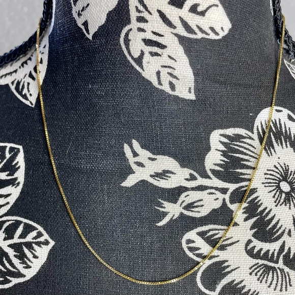 14K Gold Necklace and Butterfly Pendant - Picture 3 of 5